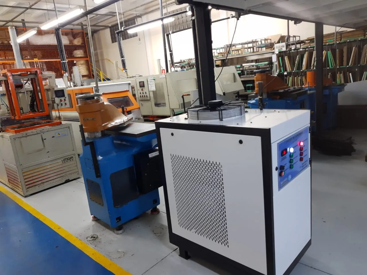 Spryn 6 — chiller industrial de 6.000 kcal/h fabricado pela Spryntec em Guarulhos