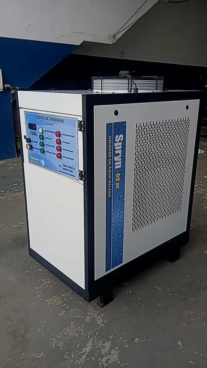 Spryn 9 — chiller industrial de 9.000 kcal/h fabricado pela Spryntec em Guarulhos